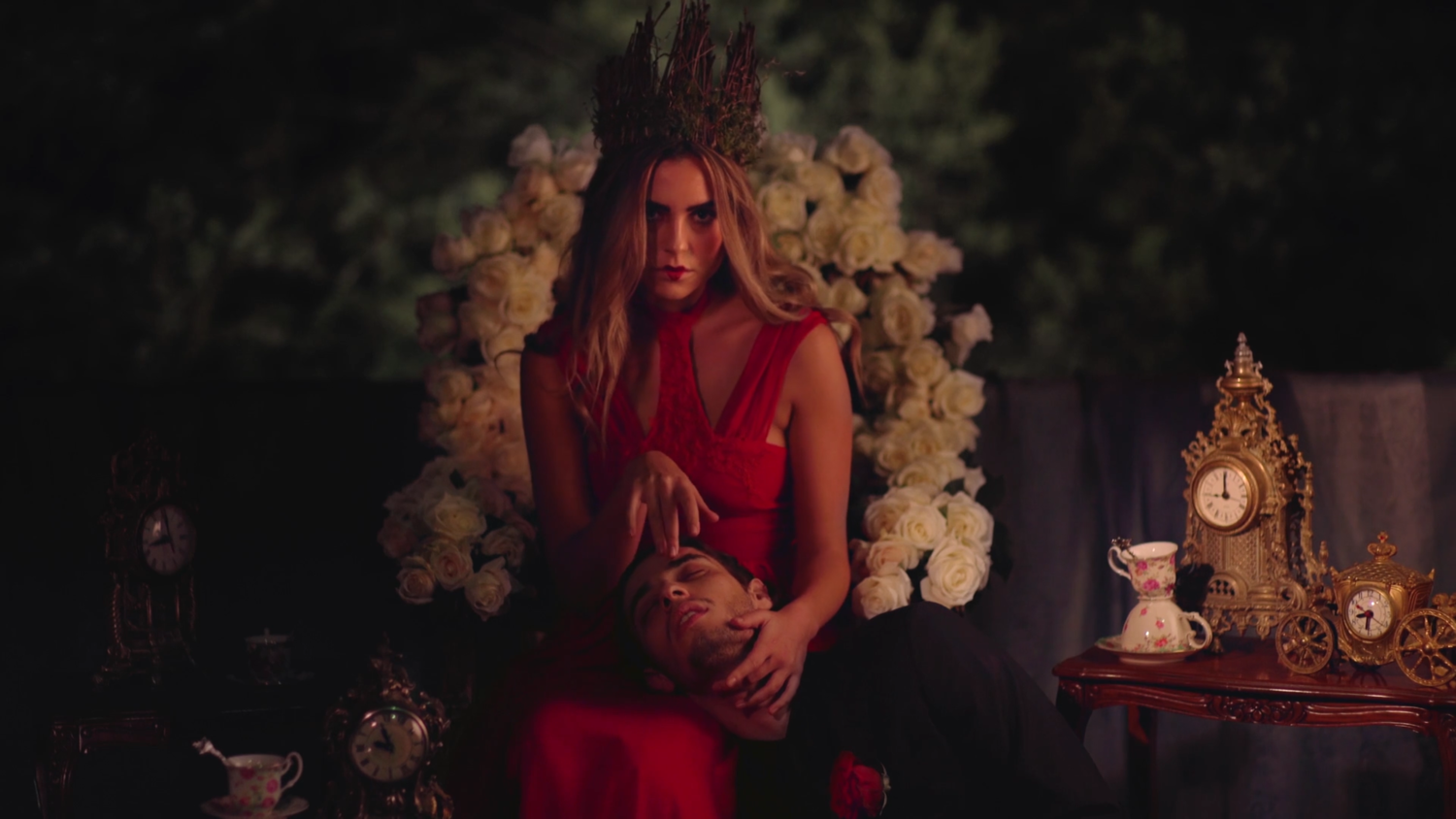 Wonderland-HD.00_04_45_11.Still008.png