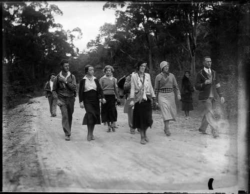 A group of Australian hikers, early 1930s. Image: Powerhouse Museum Collection.