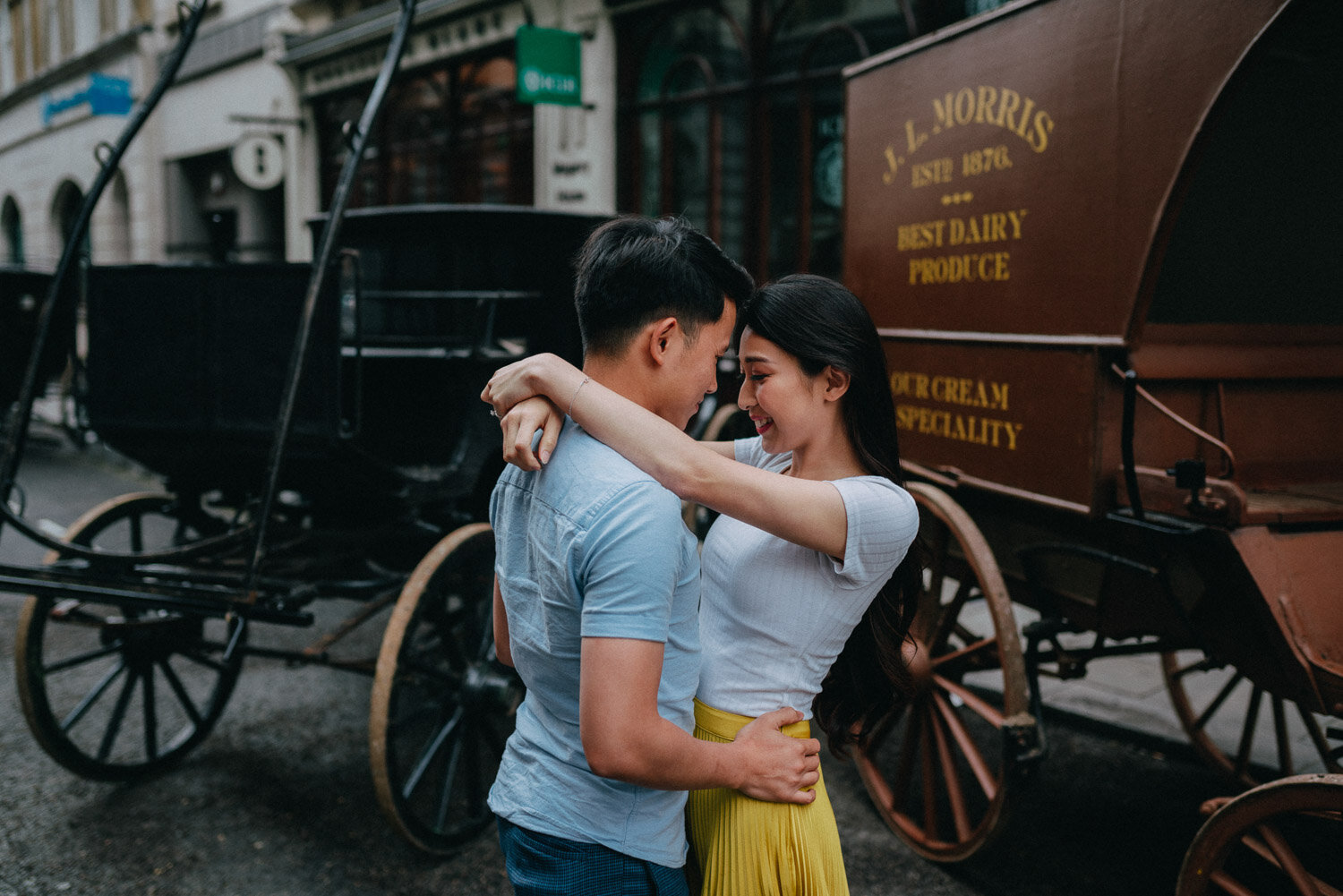 fun and relaxed engagement shoot in London