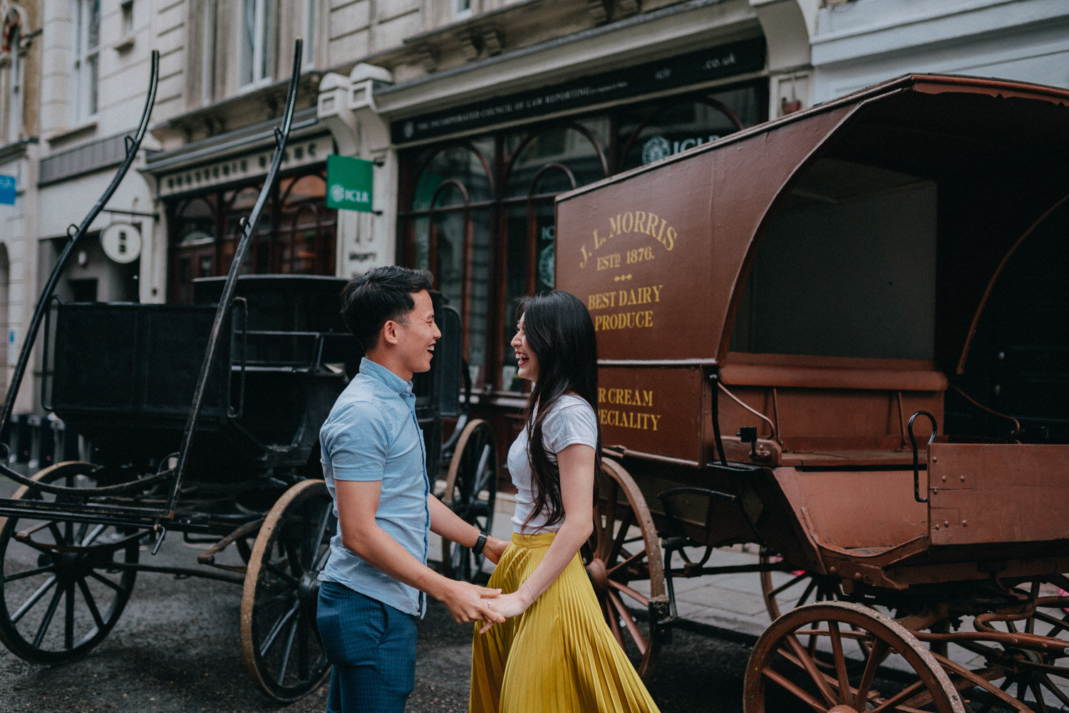 fun and relaxed engagement shoot in London