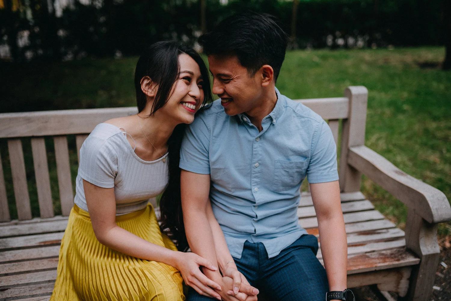 Fun and relaxed couples portraits in London | London portrait
