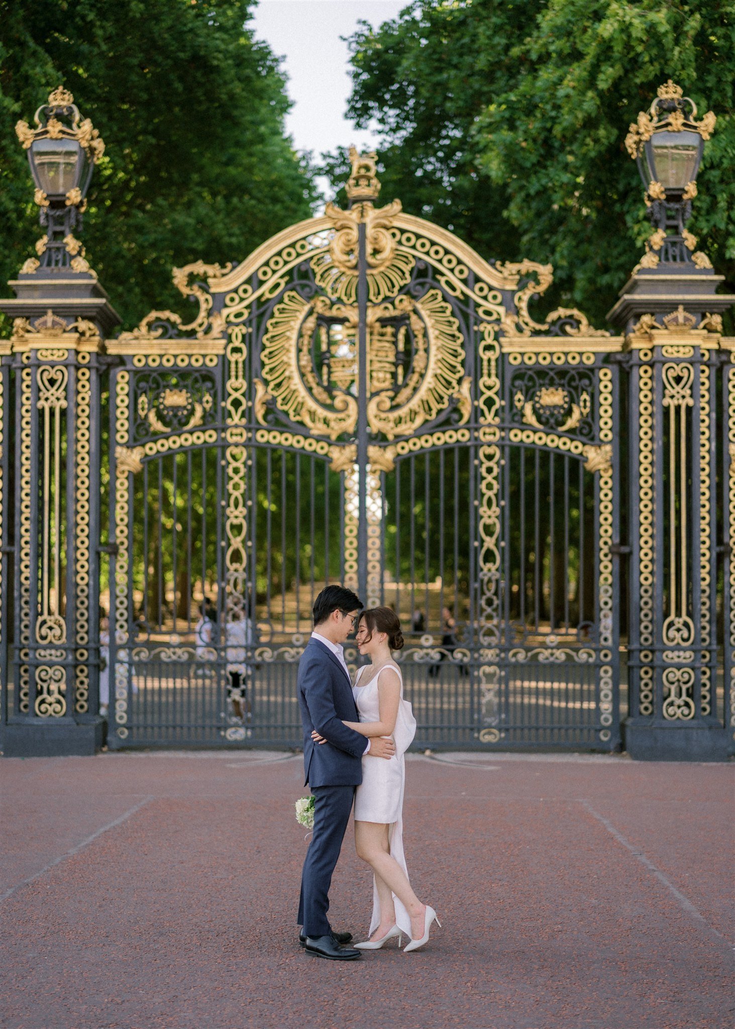 Engagement photoshoot in Green Park, London