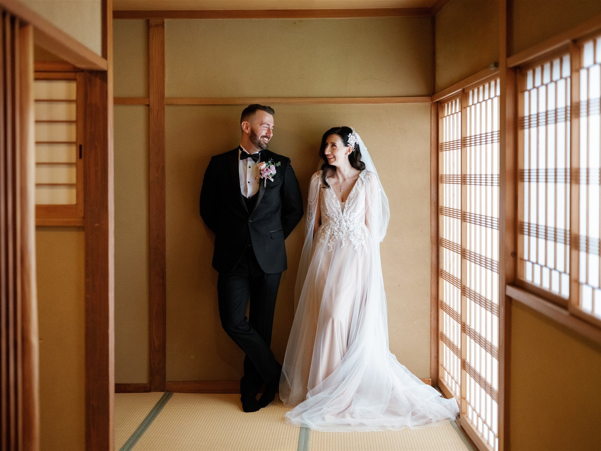 Casual and relaxed Elopement Portrait in Tokyo