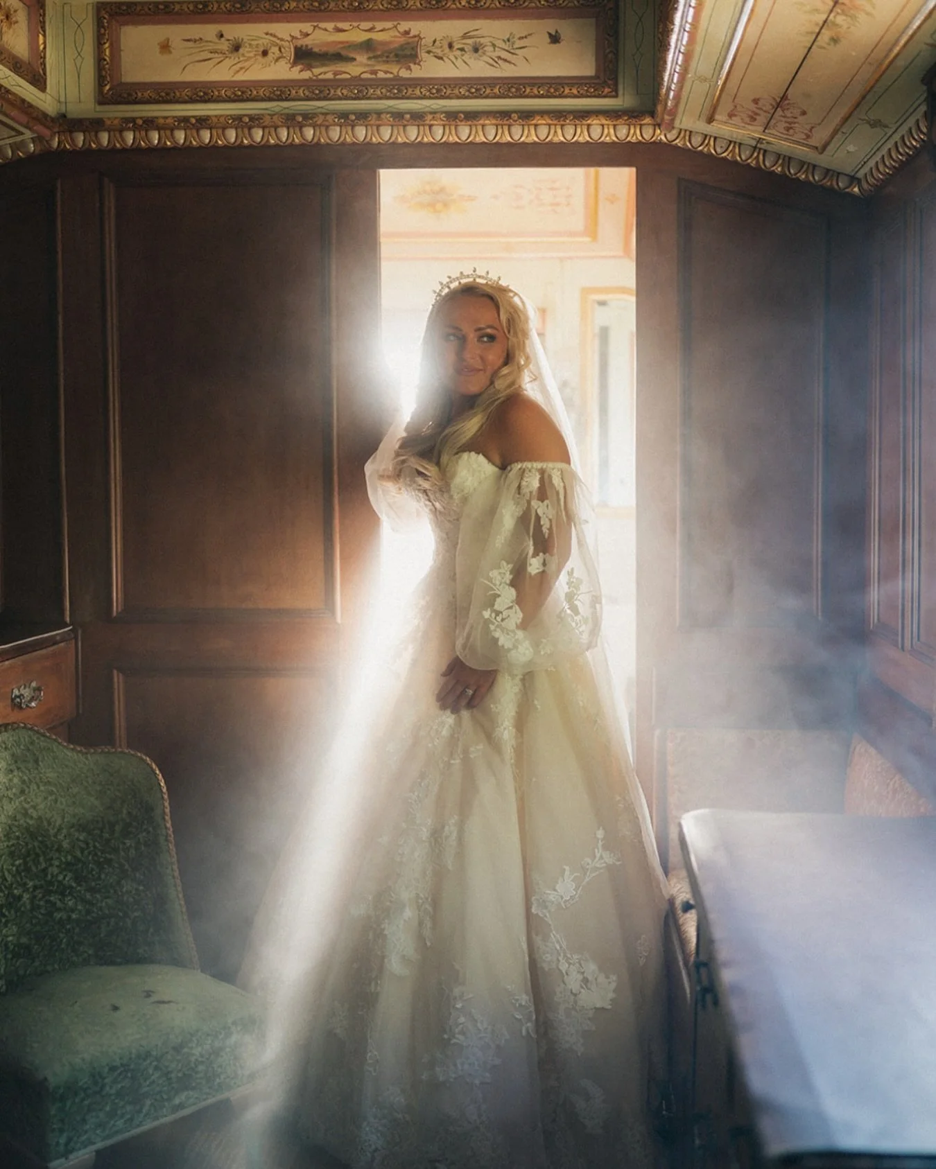 Golden hour dreams ✨

#destinationweddingphotography #internationalweddingphotographer #goldenhourlight #kentweddingphotographer #kentwedding #londonweddingphotographer #londonwedding #elopmentphotographer #bridetobe2025 #weddinginlondon