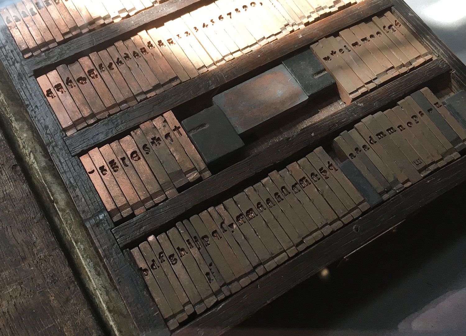 Matrices for Garamont's Augustine Romaine from 1556. 