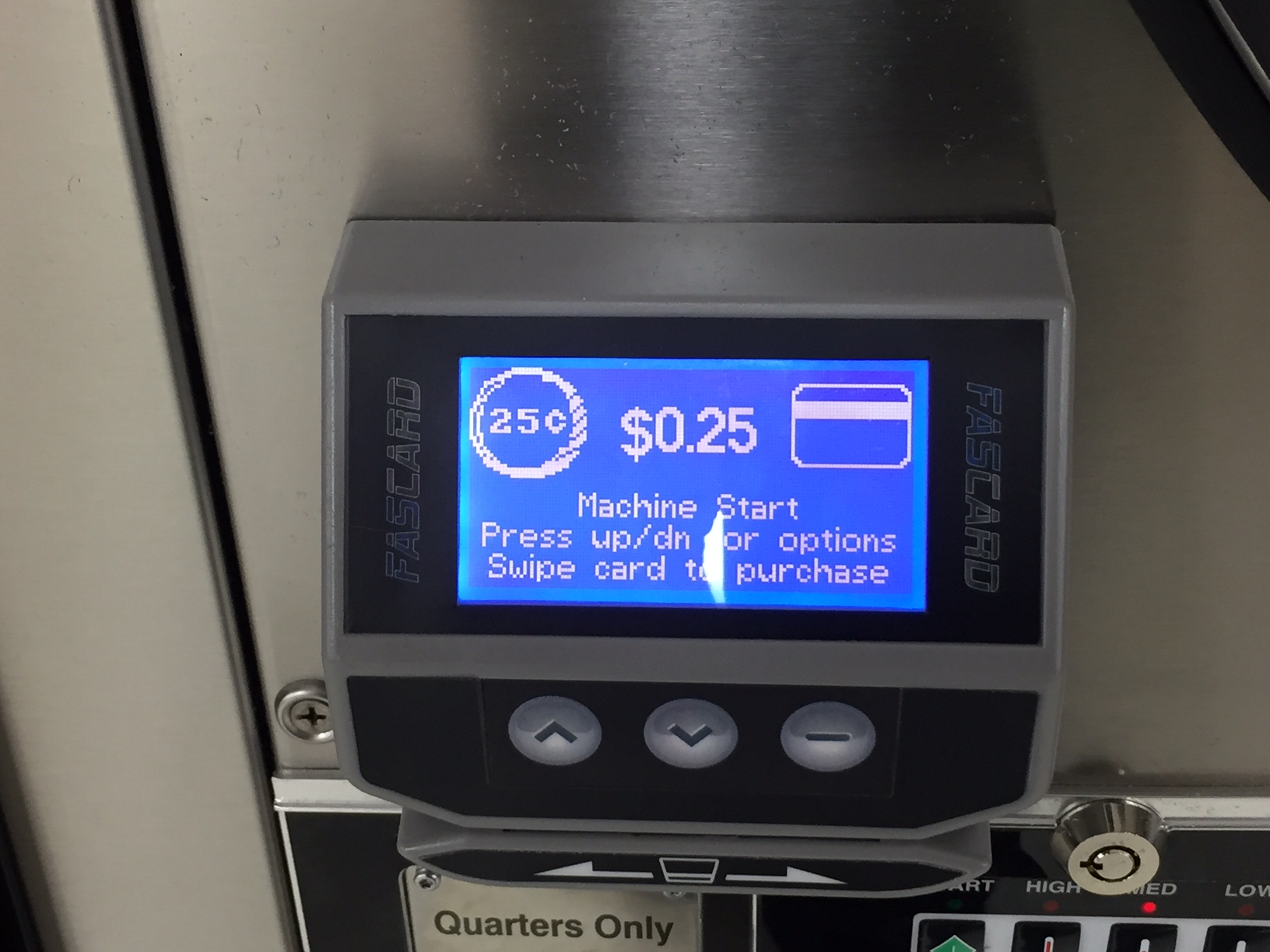 CARD READERS - WE ACCEPT VISA, MASTERCARD DIRECTLY AT THE MACHINE