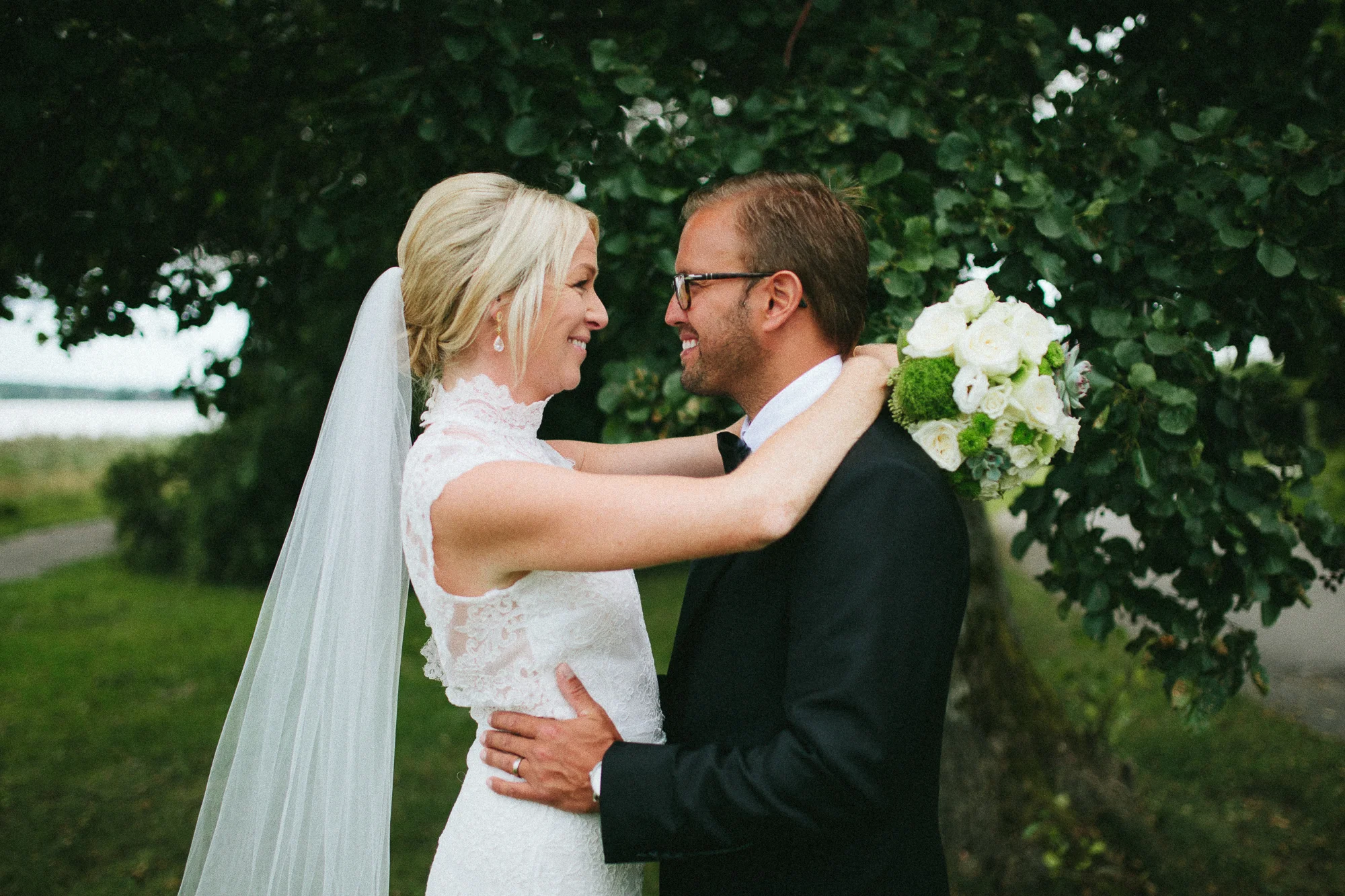 Bröllop med fest i trädgården: Lena och Nicklas