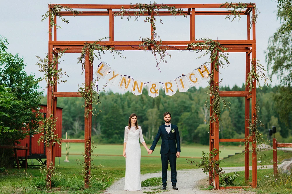Rustikt och skogsnära bröllop: Lynn och Richard