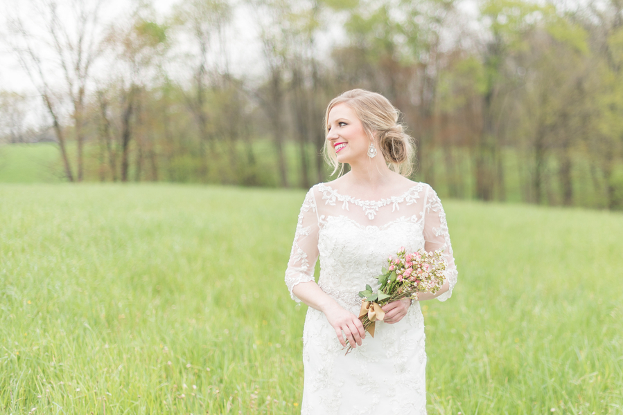 White_White_WildandWonderfulPhotography_hannahstyledshoot26_low.jpg