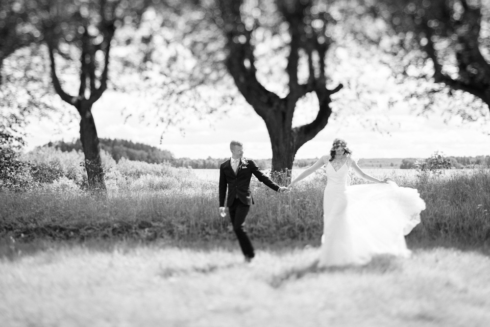 048-sweden-mälsåker-mariefred-wedding-photographer-videographer.jpg