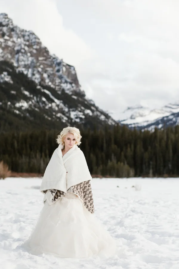 ElementsofLIghtPhotography_ElementsofLightMTwedding9837_low.jpg