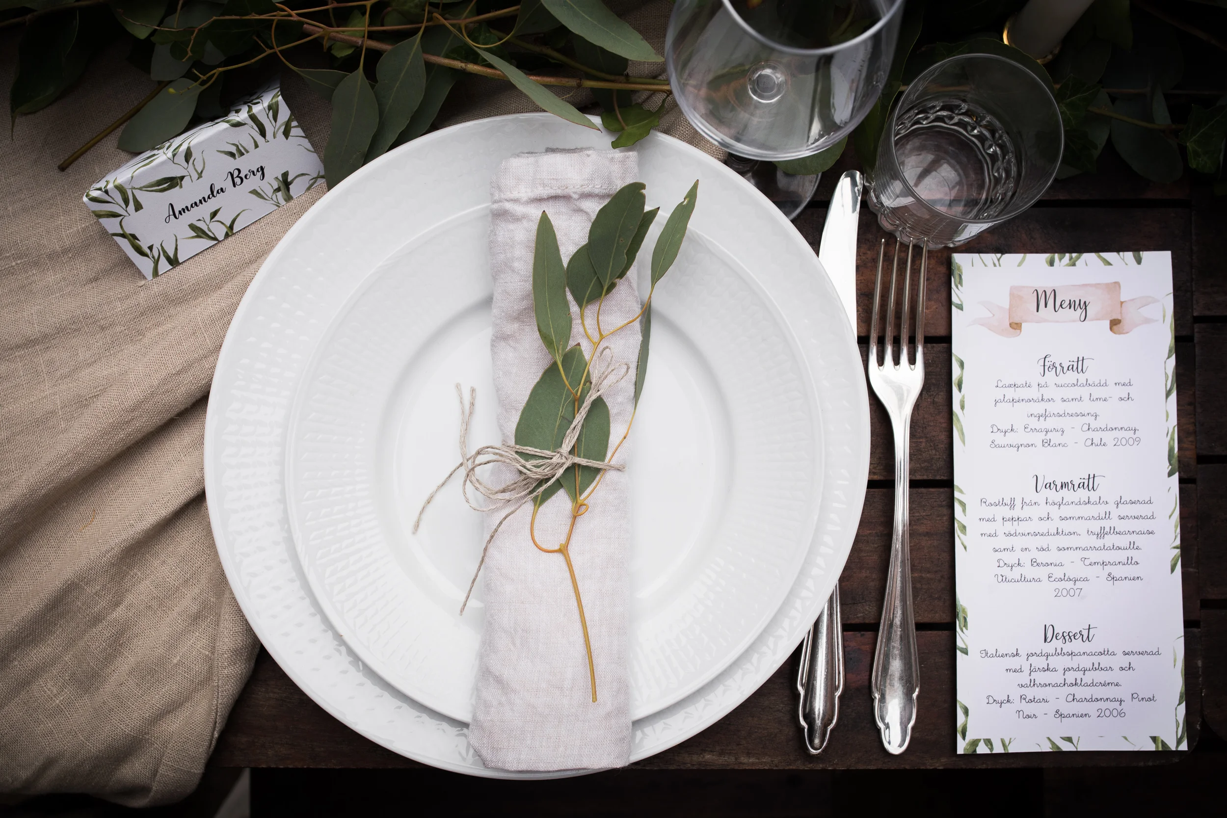 Botaniskt tema på det uppdukade bordet