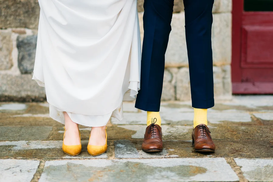 Gula detaljer till bröllop