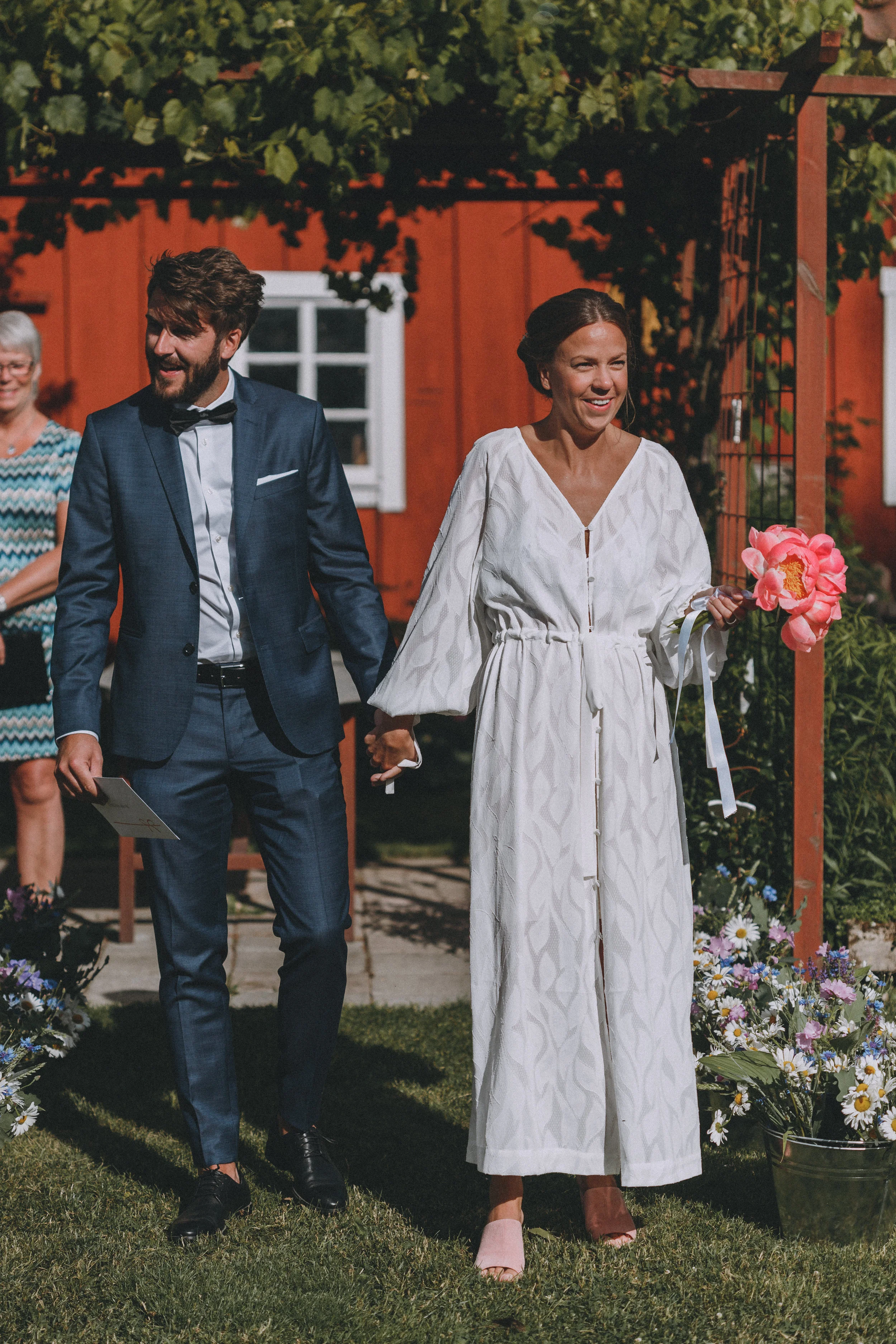 Lantligt Brollop Med Alternativ Brudklanning Malin Anton