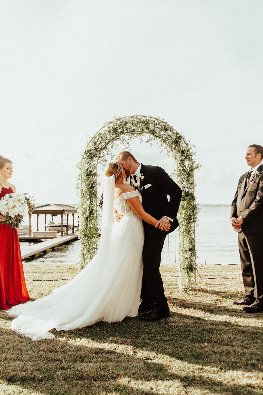 bröllop+vigsel+brudklänning+utomhusbröllop