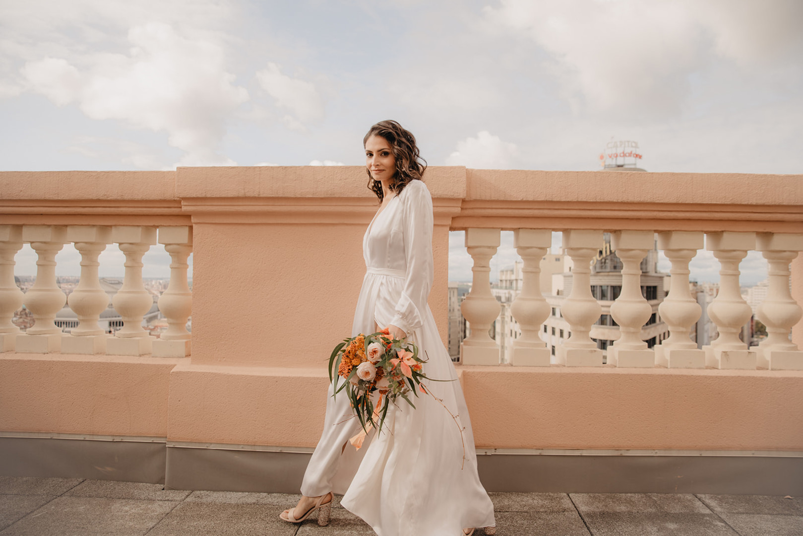 Elegant Wedding Inspiration With Orange Tones And A Dress By Cindy