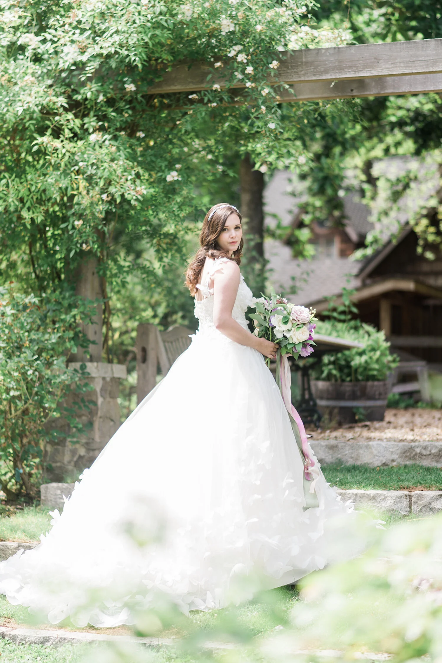 brudklänning med stor underkjol