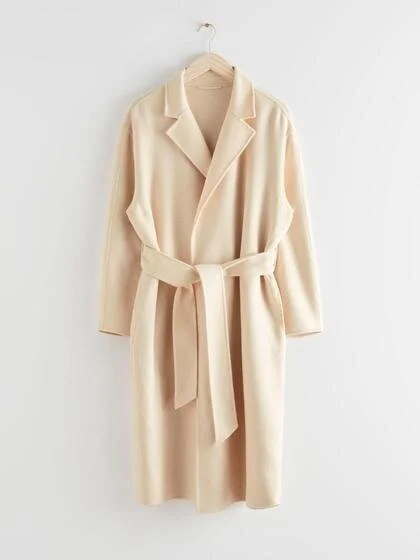 Beige ullkappa, &amp; Other Stories.