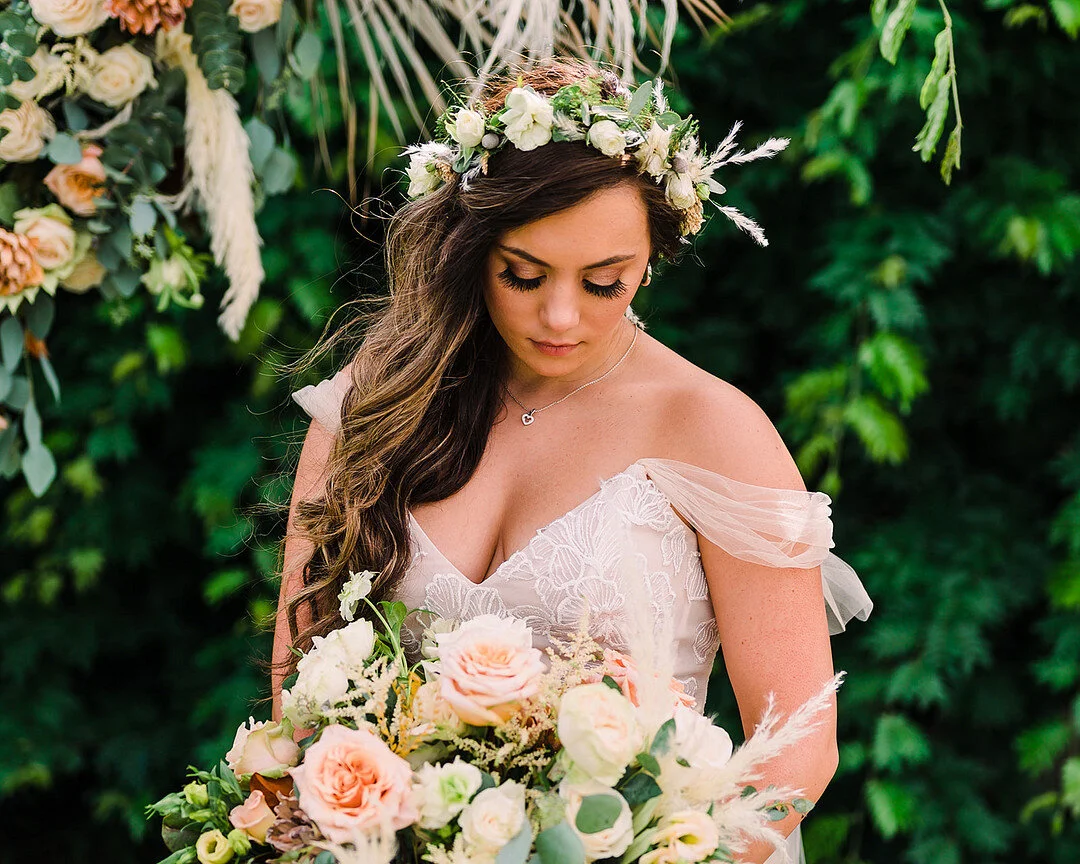 bröllop blomsterkrans