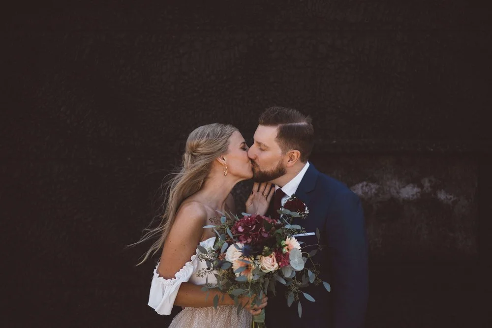 Efterlängtat Augustibröllop Med Tyllkjol Från Ellen Marie Bridal: Anna + Erik