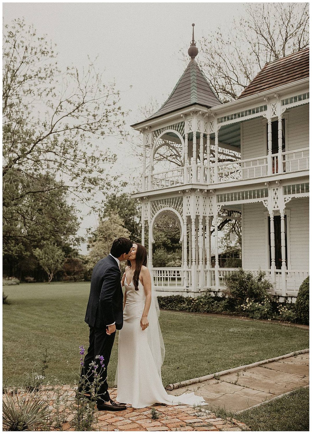 A_Nikk Nguyen Photo_Elegant Wedding at Barr Mansion, Austin, Texas  Nina + Connor_0017_low.jpg