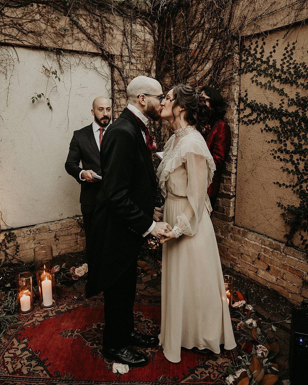 Viktorianskt-bröllopSpooky Wedding at Justine’s Secret House in Austin, Texas  Katie + Blake_0046_low.jpg