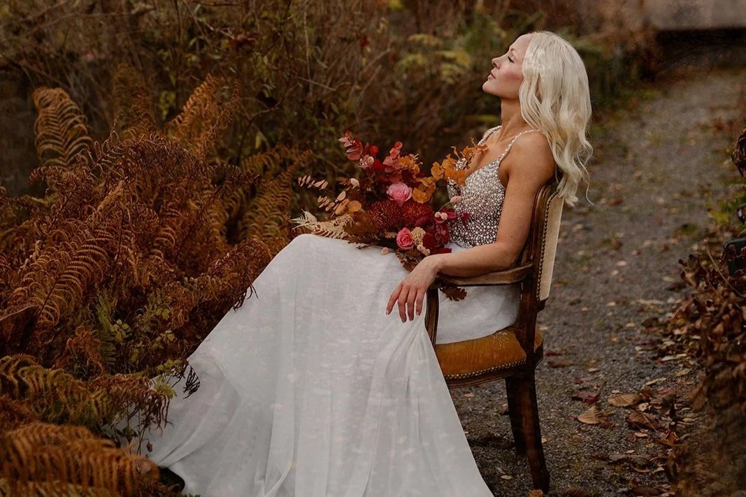 Stylad Höstfotografering Med Inspiration Från Fantasyvärlden