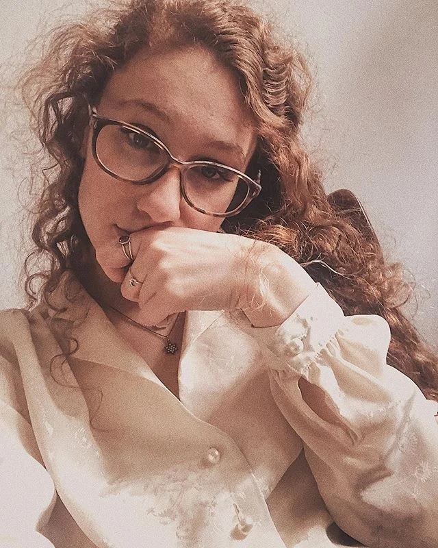 🐚🌛🌷been shopping only vintage clothing lately in an effort to fight corporate BS in this country. I really encourage sustainable fashion choices. It&rsquo;s important to do what you can 🌟