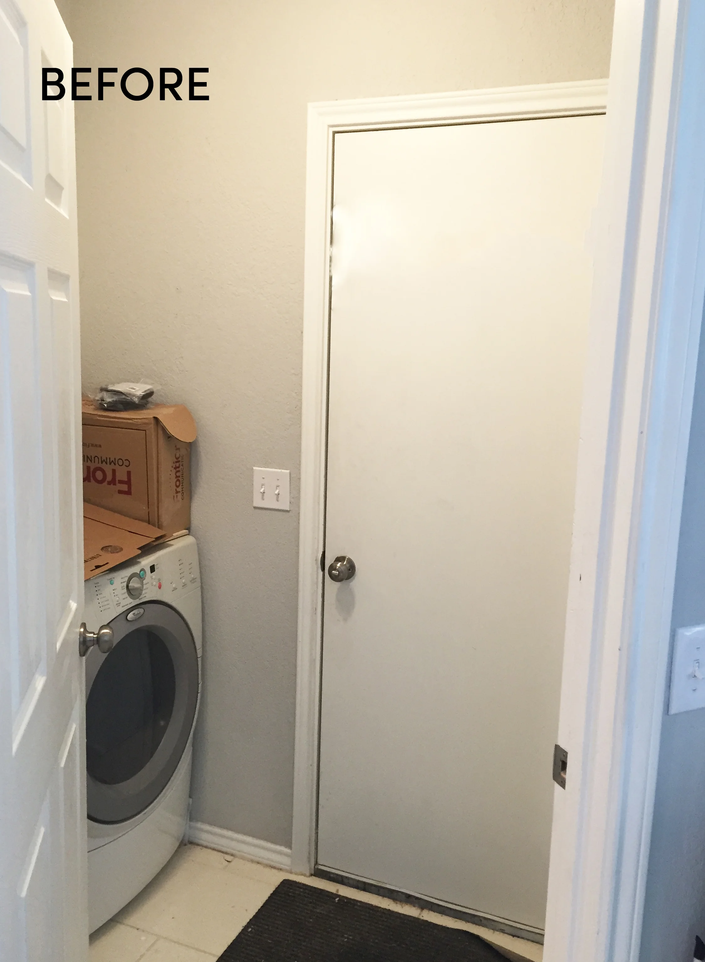 The "before" picture of my sad midget laundry room.