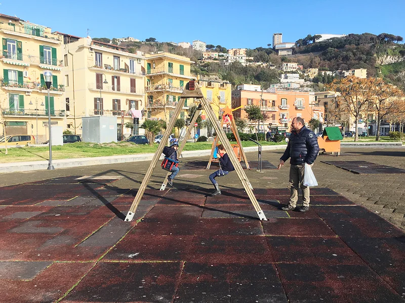 All'aria aperta con i miei ragazzi. Outside with my boys.