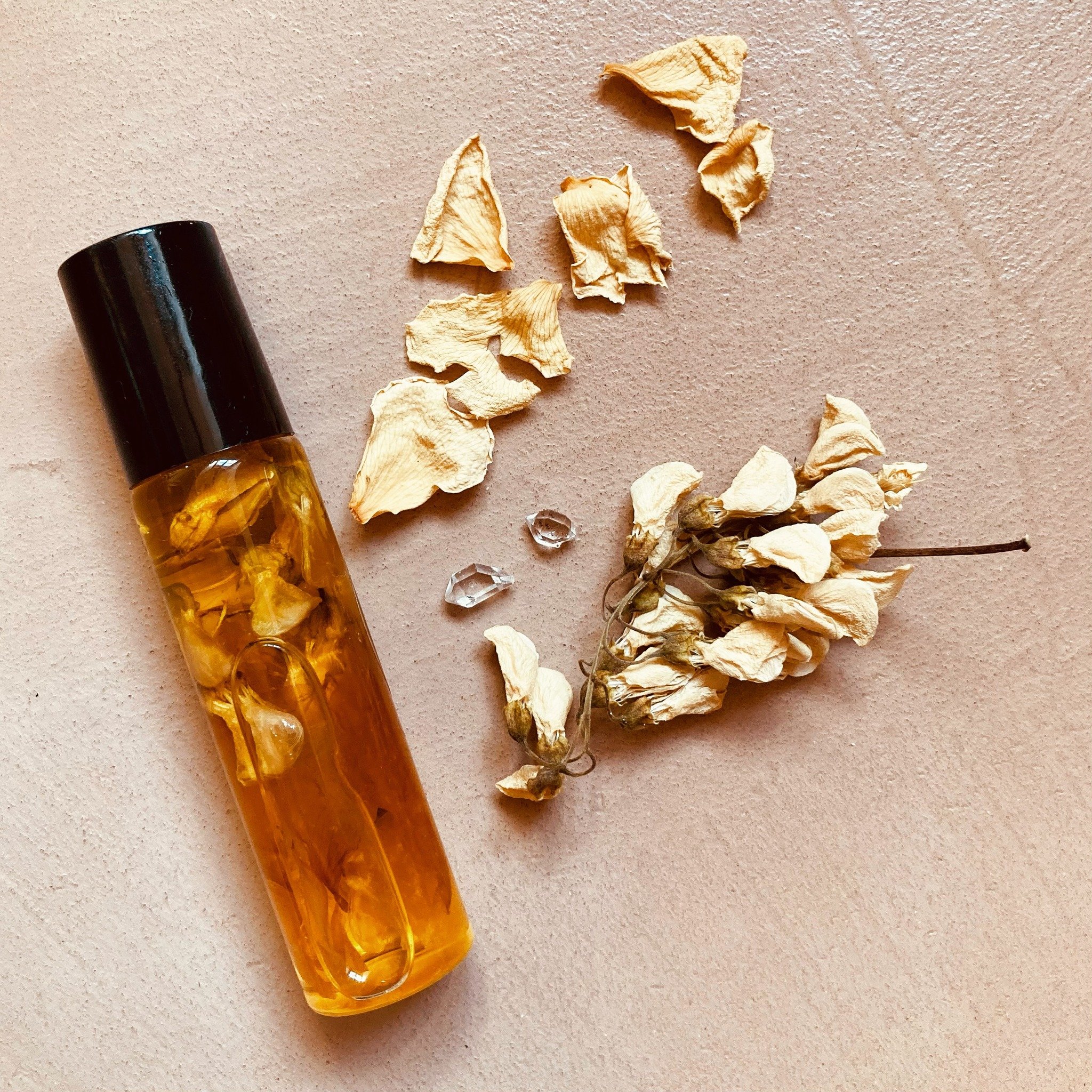 A sublime small batch of vibrational anointing oils has been born. Featured here is the Immanence Parfum which features rose, black locust and frankincense extracts, magnolia, orange and rosewood essential oils, and an exquisite Herkimer Diamond. The