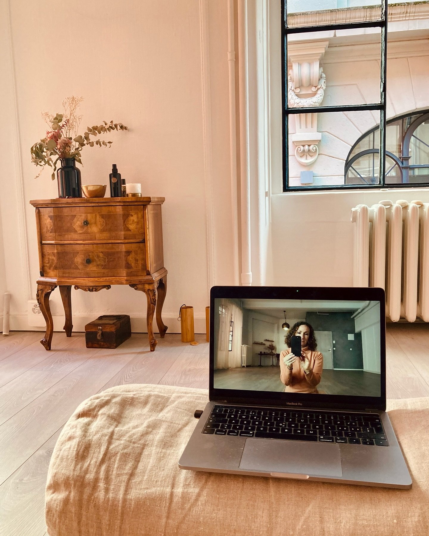 Online Sessions! Work with me wherever you are.

It&rsquo;s amazing how intimate and potent this way of working and connecting can be. As we drop into presence and cultivate a true sense of embodied listening, the connection is made.

#onlinesomatics