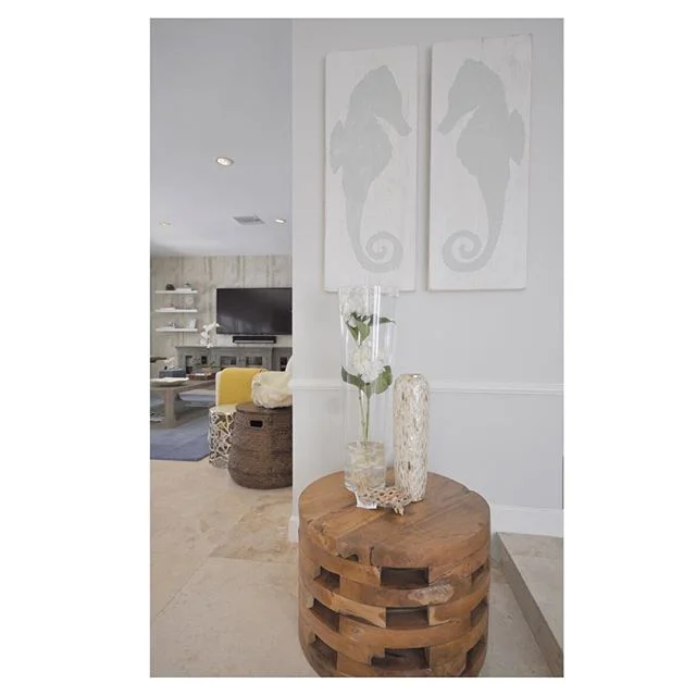 😍 reclaimed wood accent table #studi6interiors #studi6sense #reclaimedwood #interiordesign