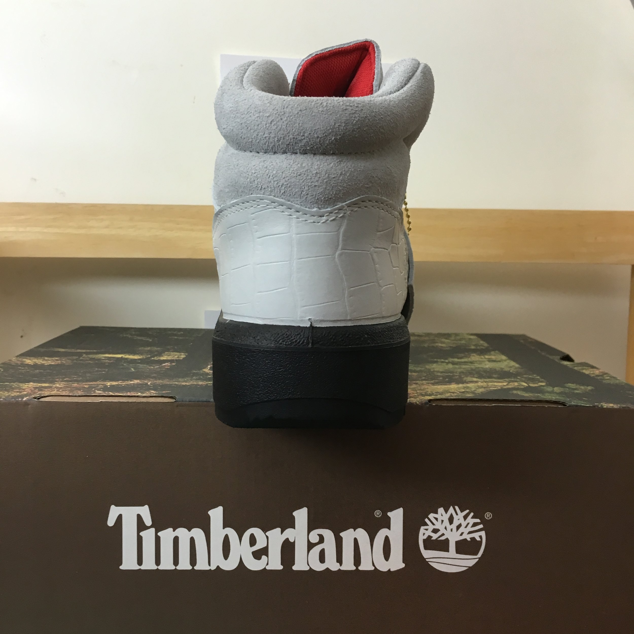 Supreme X Timberland Field Boots (Size 10) — Sellador Supreme X Timberland Field Boots (Size 10) — Sellador