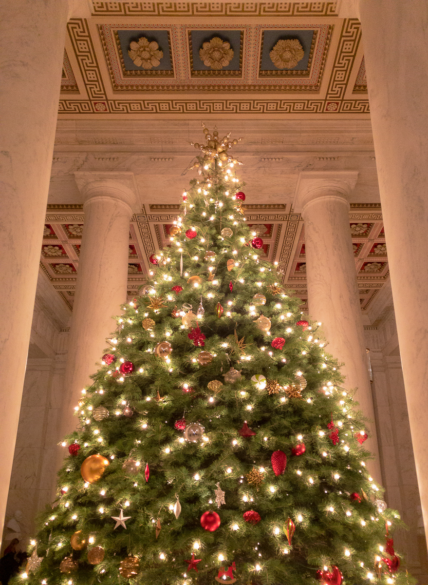 Supreme-Court-Christmas-Tree-2018-2.jpg