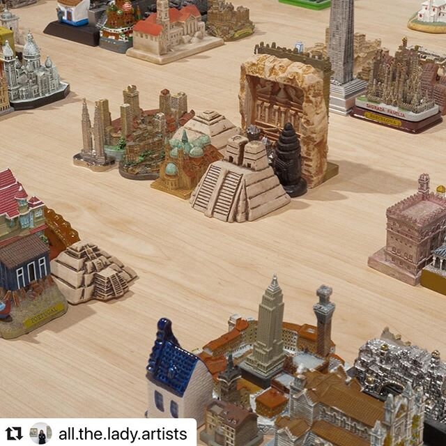 #Repost @all.the.lady.artists ・・・
I'm in LOVE with Miami based LIENE BOSQU&Ecirc;'s (@lienebosque) work, especially in a time where travel (even to my hometown of NYC 🗽) is forbidden. Her mashups of souvenir figurines of various monuments 🏰 are par