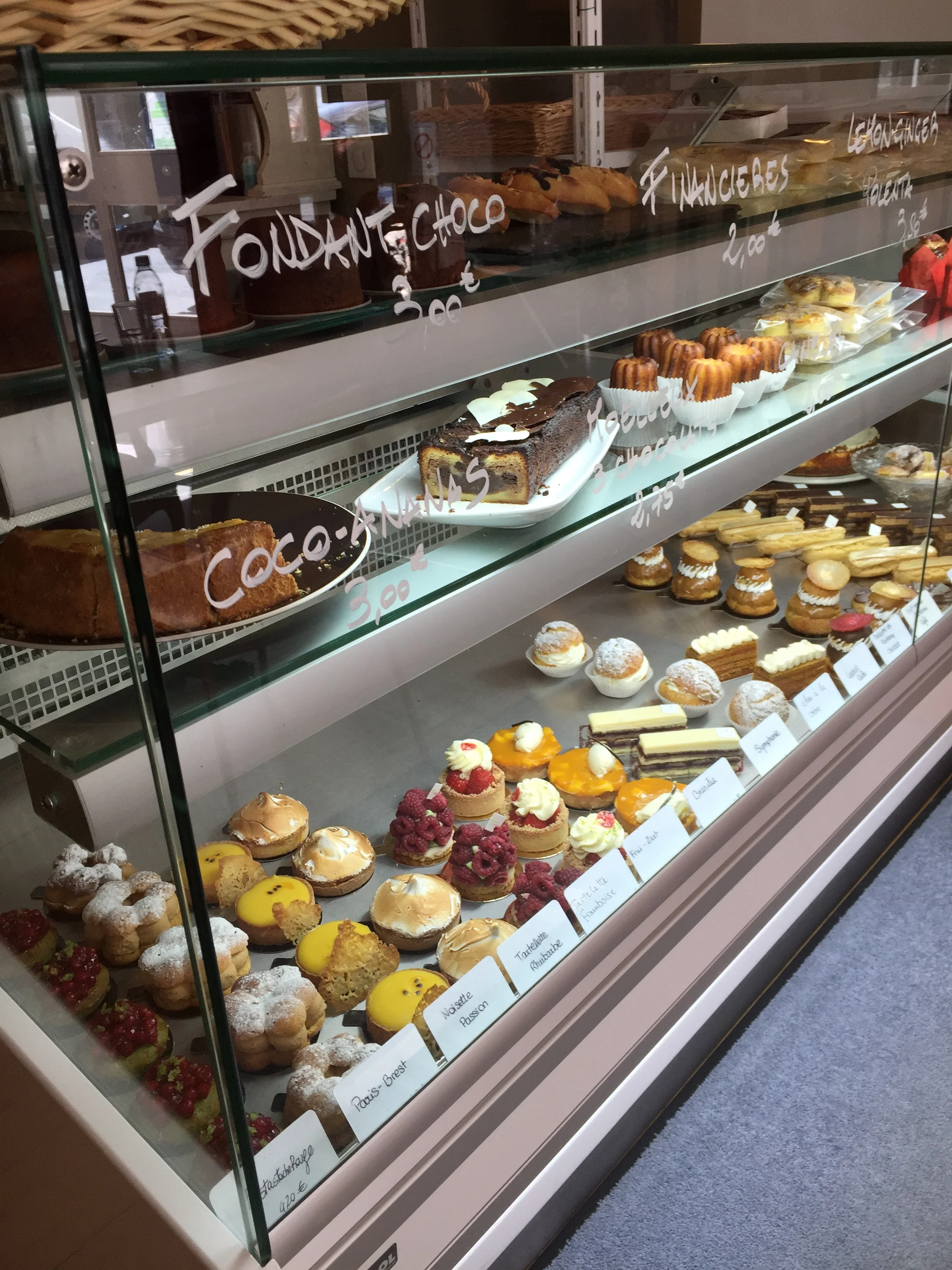 I really wanted to try one of each of this but I resisted!