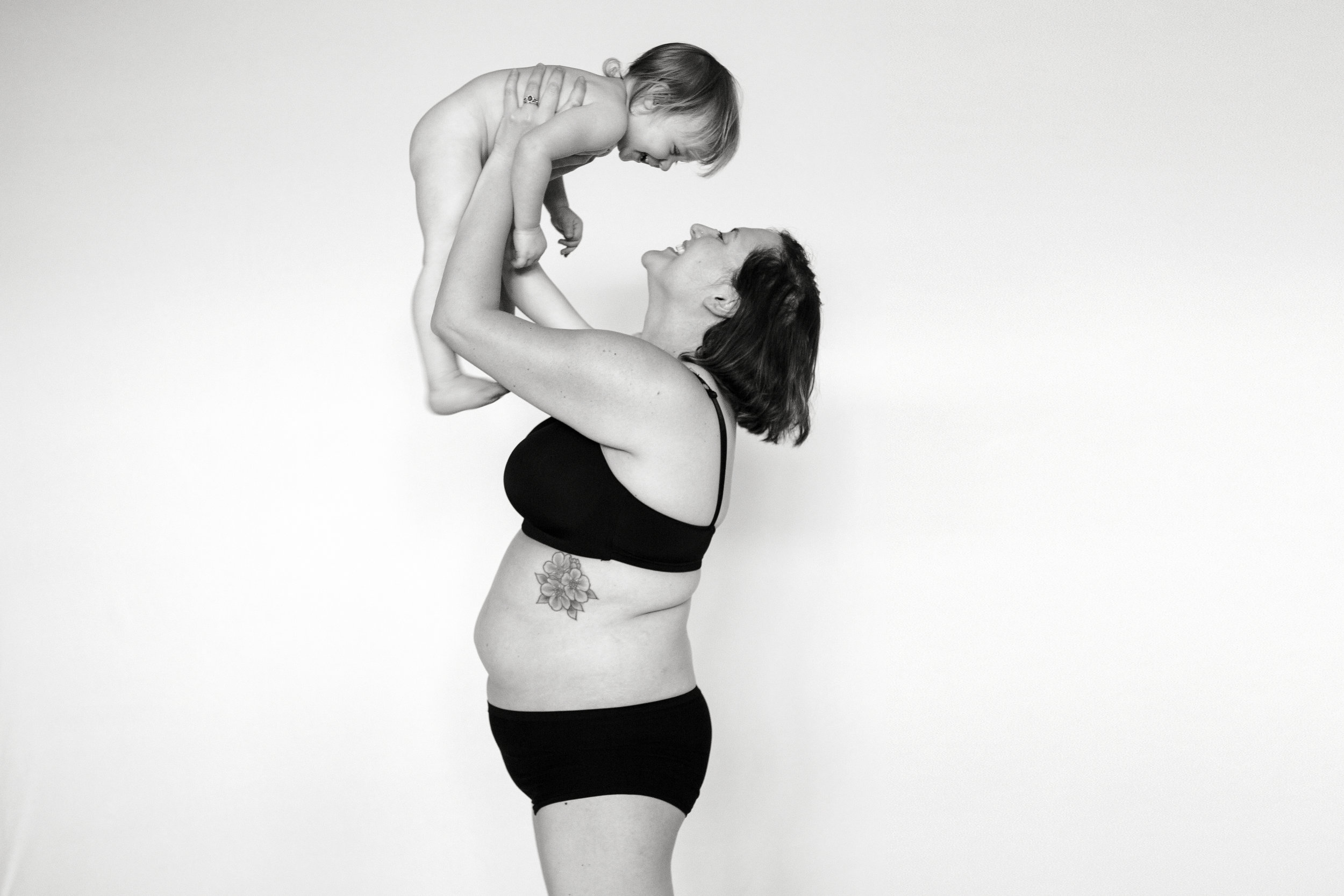 Johanna Macaulay — 4th Trimester Bodies Project picture