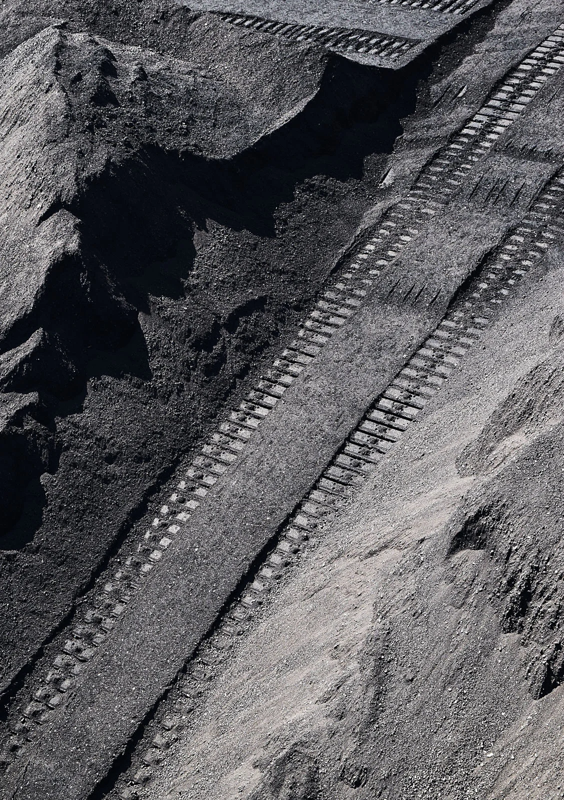 Coal Pile Tracks2 sml.jpg
