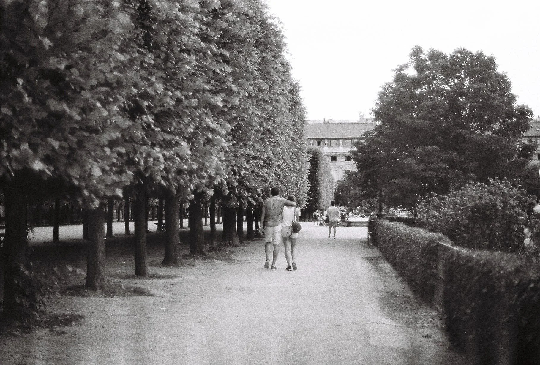 R1-02032-0011.Jpg