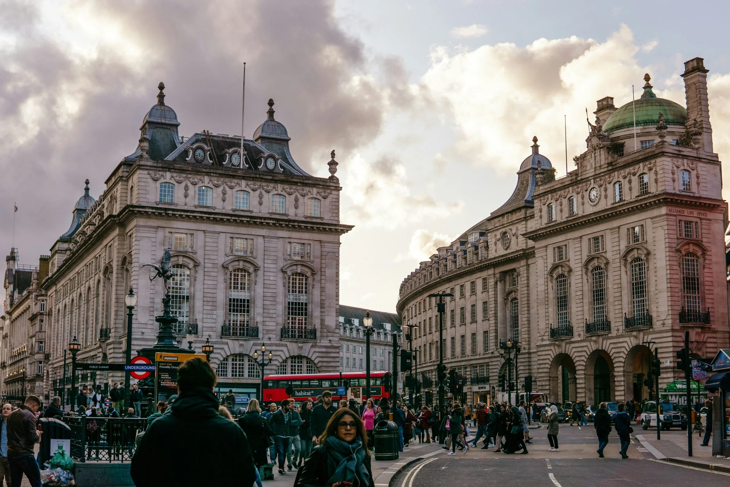 Piccadilly Circus – London W1