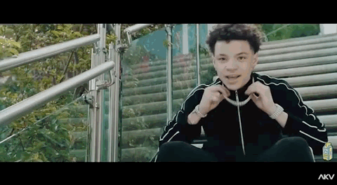 free-stretch-transition-premiere-pro.gif