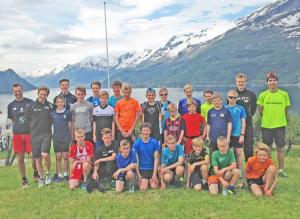 Deltakere, trenere og landslagsløpere (Foto: Lars Rambøl)
