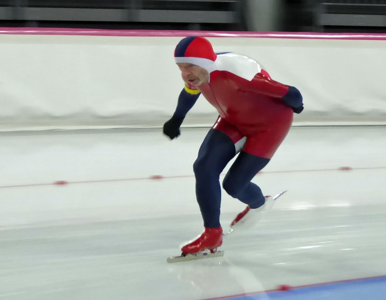 Arne Kjell Foldvik/NOR på 5000m underveis mot ny veteranverdensrekord sammenlagt. (Foto: Sven-Åge Svensson)