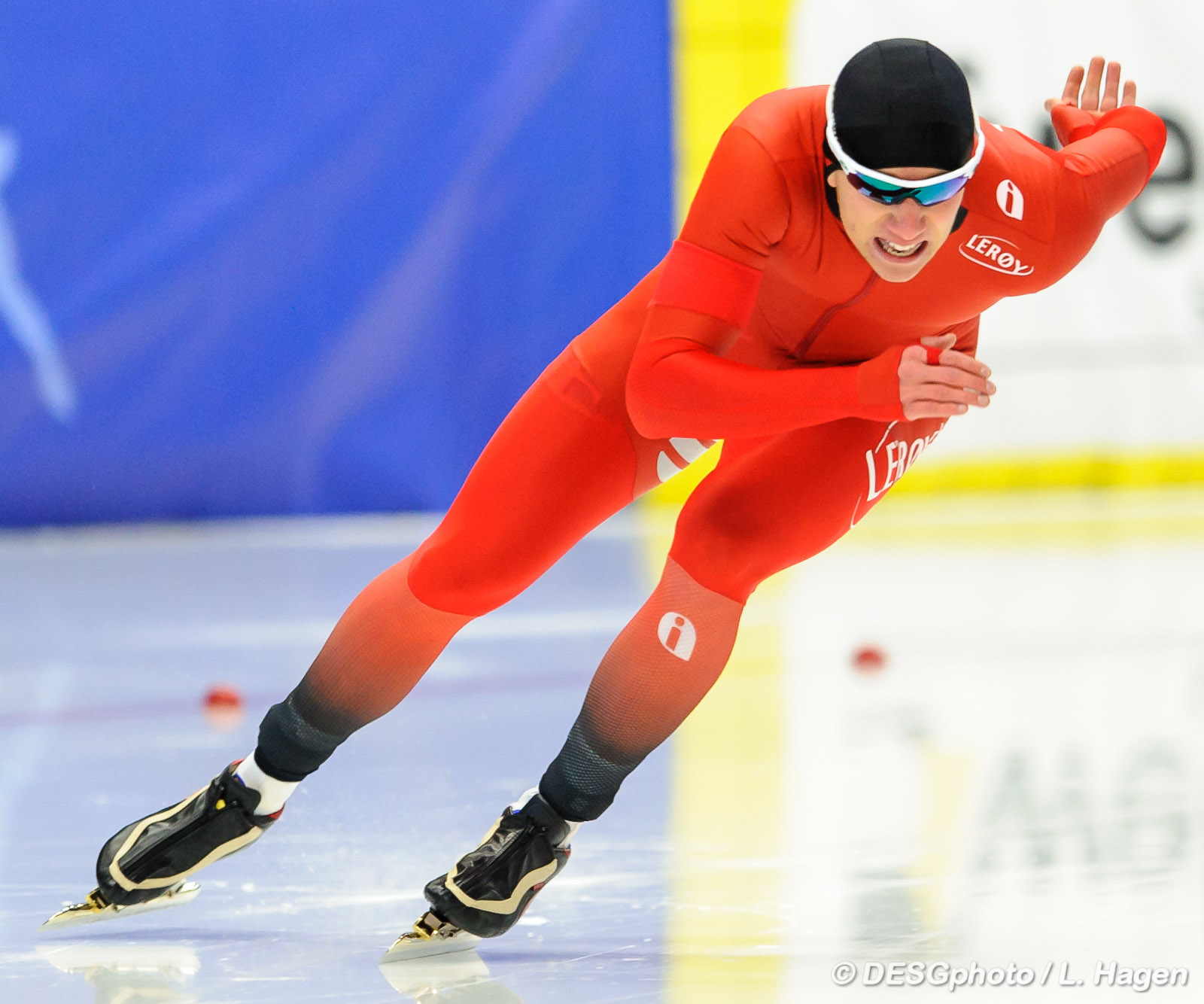 SIMEN AVSLUTTET SESONGEN I CALGARY MED NY 1000M PERS.