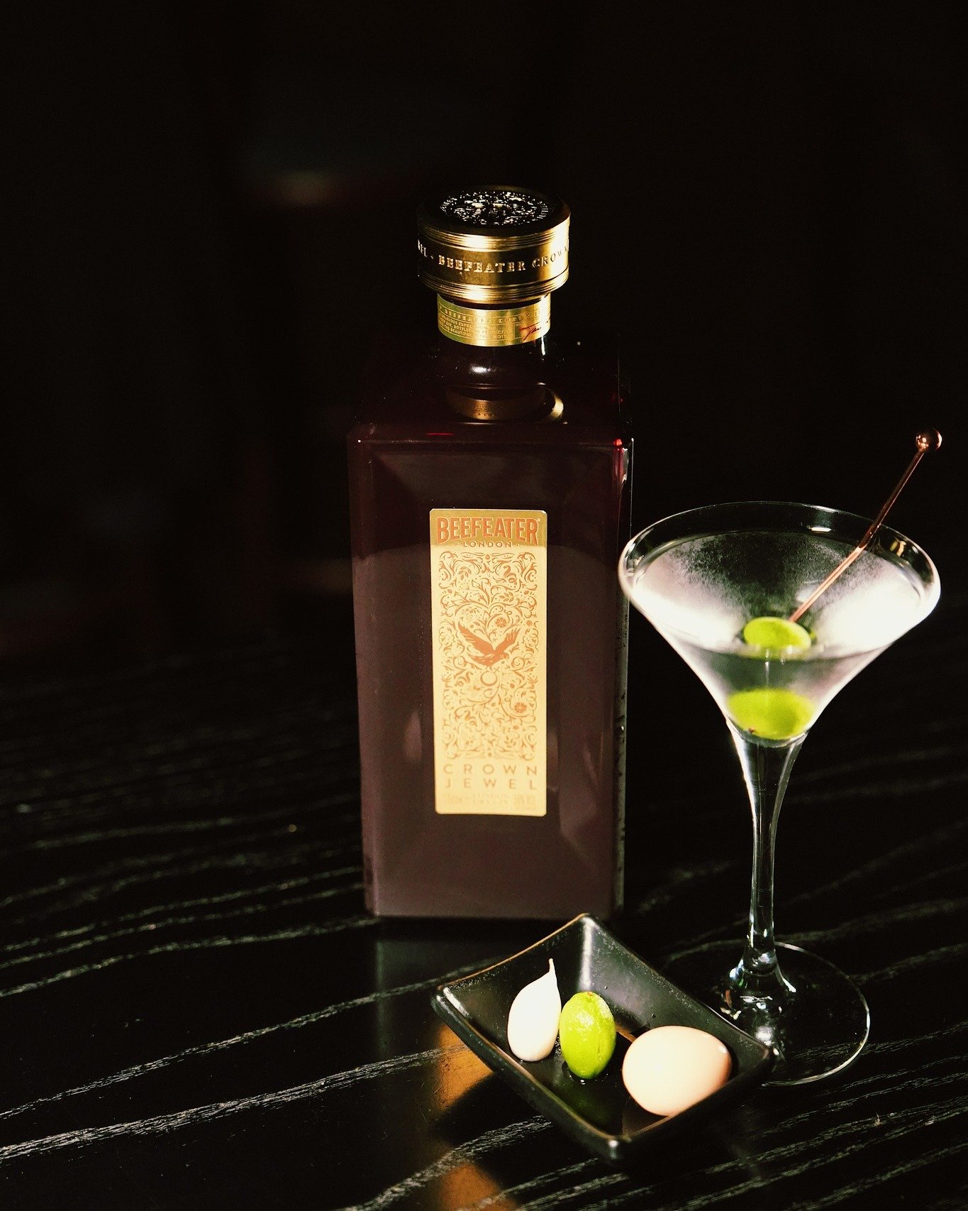 Introducing Coronation, where the classiest classic goes haute couture! 

Crafted with premium Beefeater Crown Jewel Gin and homemade Ginjo sake-vermouth, this elevated take on The Gibson is served at the table. 

Accompanied by a trio of delectable 