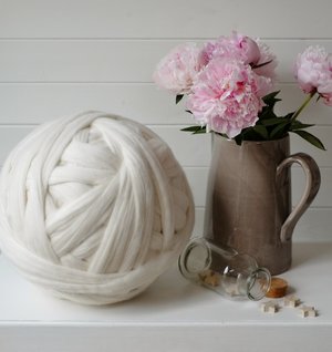 4kg Mushroom pink Mammoth® Giant Super Chunky Extreme Arm Knitting Big Yarn