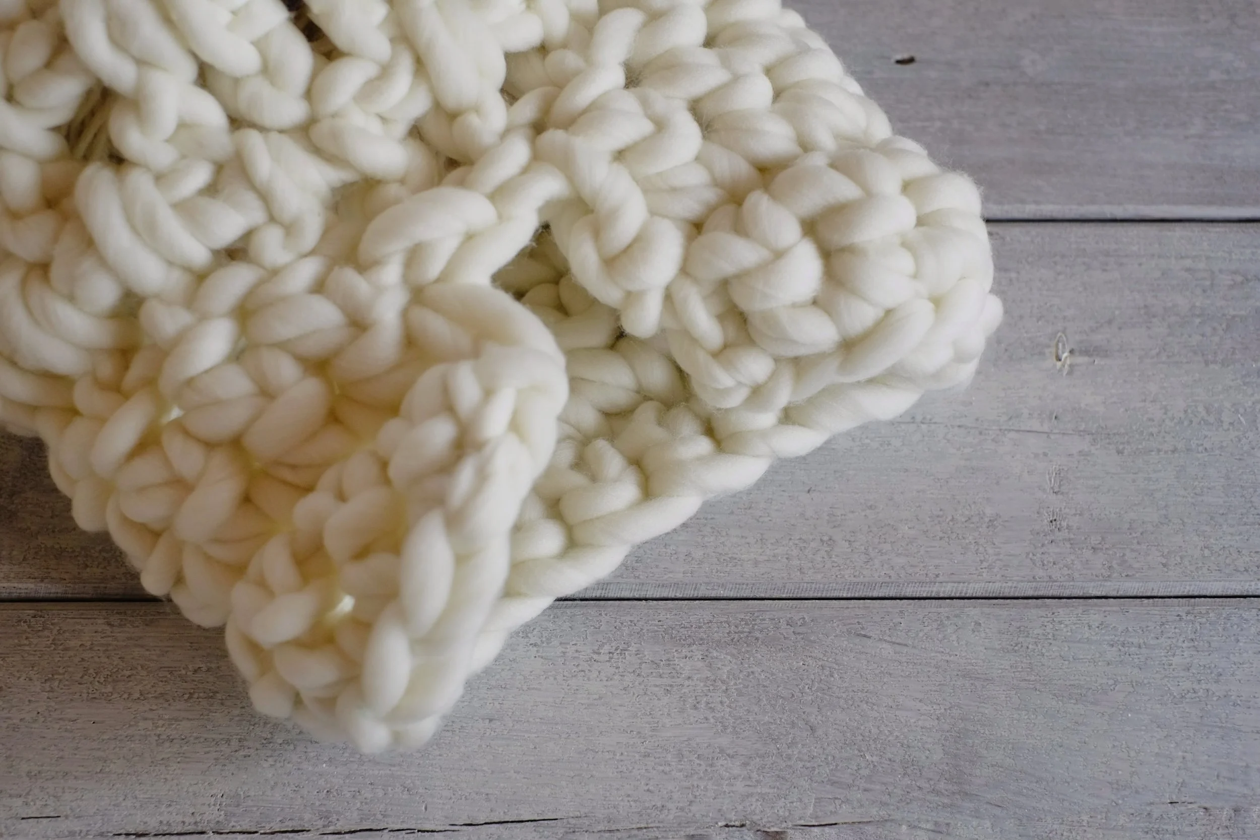 Baby pod giant yarn squiggly extreme crochet - Copy.jpg