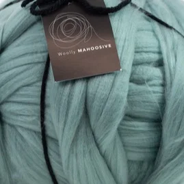 chunky knit blanket yarn