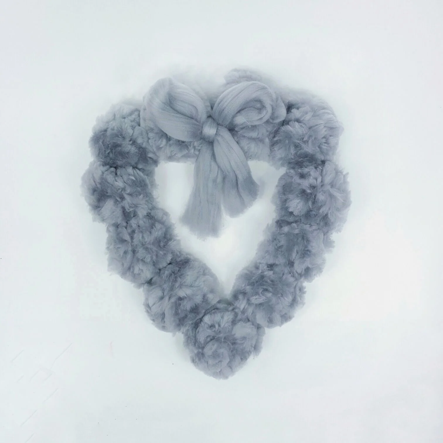 Pom pom heart wreath kit